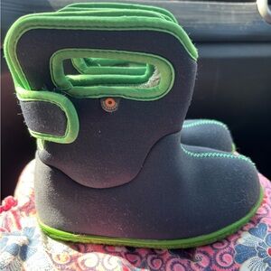 BOGS Toddler Boots Size:8 Navy and Green
